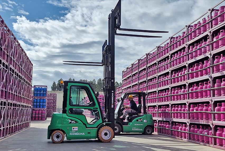 Hangcha Li-ion Forklift Application Case - Energy Industry-03.jpg