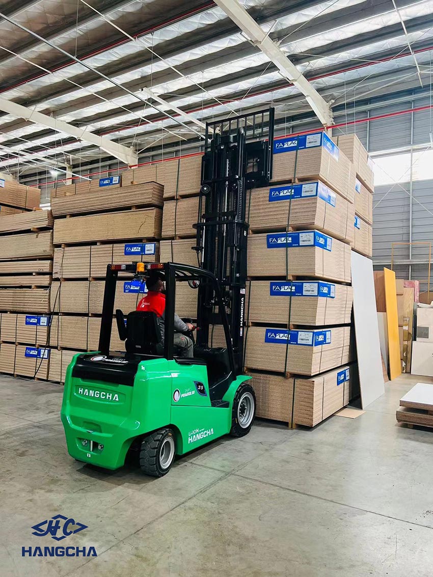 Hangcha Li-ion Forklift Application Case - Furniture Industry-01.jpg