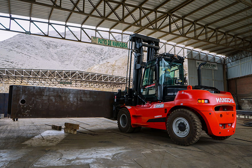 Heavy IC Forklift Applied to a Steel Mill in Peru-04.jpg